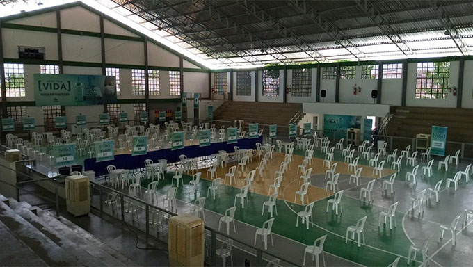   Os renais crônicos serão o primeiro grupo com comorbidades a receberem a vacina contra a covid19, em Mossoró-RN.   O ginásio do SESI foi especialmente preparado para 10 vacinadores receber os pacientes das 08h00 às 16H00.   Nos outros postos, a secretária Morgana Dantas informa que continuam vacinando quem tem 60 anos e aplicando a segunda dose em quem já está no tempo de tomar.