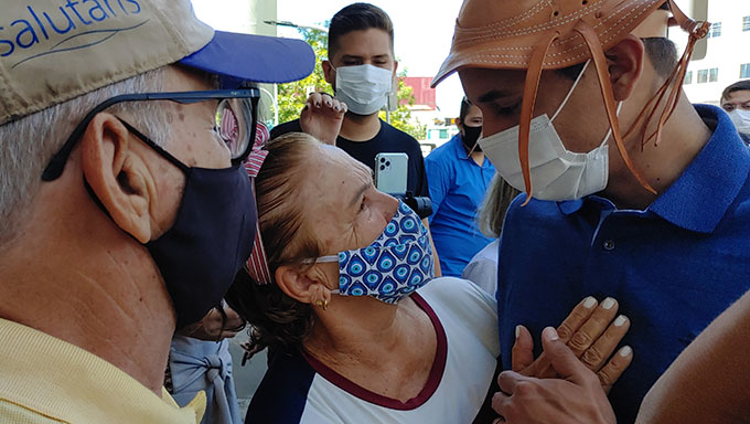   Allyson anuncia R$ 3,5 milhões para transformar a Cobal em ponto turístico. Projeto será elaborado em 60 dias, ouvindo os comerciantes do local. O anúncio do investimento foi feito no final da manhã desta quarta-feira, 12, pelo prefeito Allyson Bezerra, durante “café da manhã reforçado” na feira da Cobal para comemorar seu aniversário de 29 anos
