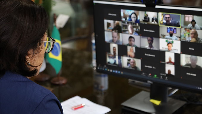   As principais medidas, adotadas por consenso dos prefeitos, são as seguintes: toque de recolher, com proibição de circulação de pessoas em todos os municípios da região, das 22h às 5h, de segunda a sábado, e em tempo integral nos domingos e feriados; proibição da venda de bebidas alcoólicas, em qualquer estabelecimento comercial, incluindo supermercados, mercados, padarias, feiras livres e demais estabelecimentos similares, bem como seu consumo em locais de acesso ao público, independentemente do horário, durante o período de vigência do decreto.