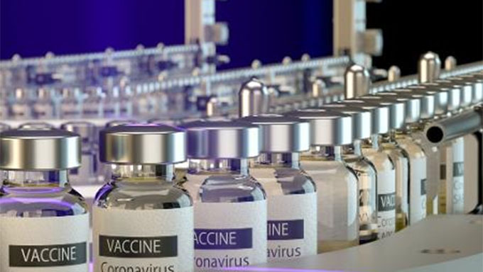   Fiocruz assina contrato de transferência para produção de IFA Brasileiro . O contrato de transferência de tecnologia é peça fundamental para a independência do Brasil na produção de vacinas da AstraZeneca. Ele garante o direito da Fiocruz produzir e entregar o imunizante e ainda dá as diretrizes sobre a fórmula e o passo a passo da produção, de modo que o Ingrediente Farmacêutico Ativo não precisará mais vir importado da China.