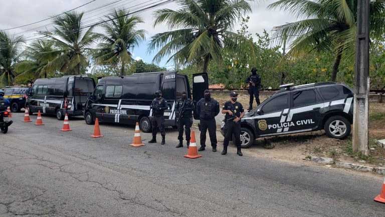   RN e mais 3 estados vão receber cerca de R$ 103 milhões para investimento em Segurança Pública. O total da verba, a ser repassada pelo Ministério da Justiça e Segurança Pública, é de R$ 103.027.454,00 que foram desbloqueados para aplicação imediata em políticas públicas na área de segurança nos estados do RN, Ceará, Pernambuco e Maranhão. Ao RN estão destinados R$ 26.360,953,00.