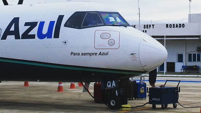 Imagem 1 -  Azul começa a operar voo de Mossoró a Natal em 23 de agosto. O anúncio foi feito nesta segunda-feira (5), pela governadora Fátima Bezerra. Ao todo, serão três voos semanais, nas segundas, quartas e sextas, sendo Mossoró/Natal às 16h e Natal/Mossoró às 17h40. Fátima ainda informou que a venda de passagens deve ser iniciada em breve. Este mês a Azul também ampliou os voos de Mossoró à Recife, que passaram a ser diários.