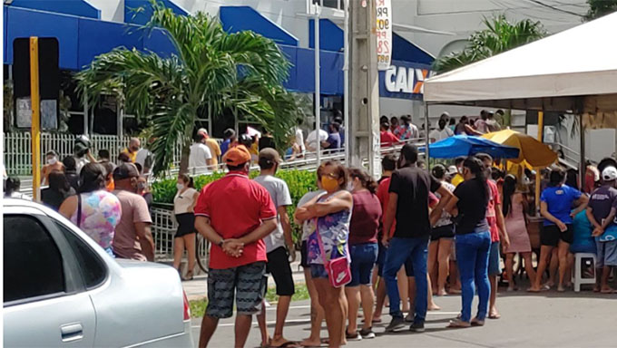   Banco fortalece rede de atendimento com plano de expansão que prevê a inauguração de 250 novas agências até o final de 2021. Três dos dez mil que serão contratados serão convocados do concurso vigente, a depender ainda de autorização da Secretaria de Coordenação e Governança das Empresas Estatais (Sest) para ampliação do quadro de pessoal da CAIXA.