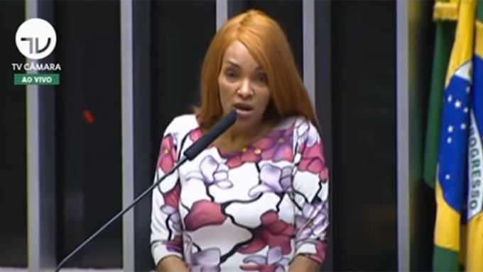   Flordelis dos Santos é acusada de mandar matar o marido Anderson Carmo no dia 16 de junho de 2019 e estava atrapalhando a instrução processual; daí teve seu mandato cassado e na noite desta sexta-feira, 13, foi presa a mando da Justiça do Estado do Rio de Janeiro