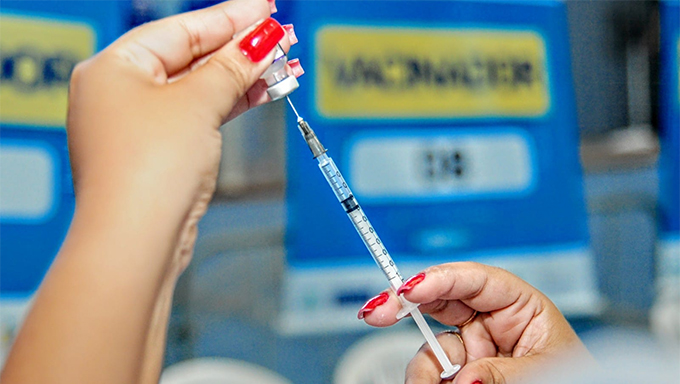   "São 1.430 doses da Coronavac e 6.510 doses da Pfizer, todas destinadas a aplicação da D1. Os jovens devem procurar o Centro de Vacinação, no Ginásio Municipal Pedro Ciarlini e o Ginásio do Sesi até as 16h.  Para receber a primeira dose de vacina contra a Covid-19 é preciso apresentar um documento de identificação com foto (cópia e original); comprovante de residência ou declaração da Unidade Básica de Saúde do seu bairro (cópia e original); não ter recebido qualquer outra vacina nos últimos 14 dias. no quesito premiação", diz Sindivarejo sobre o Aquece Mossoró. 