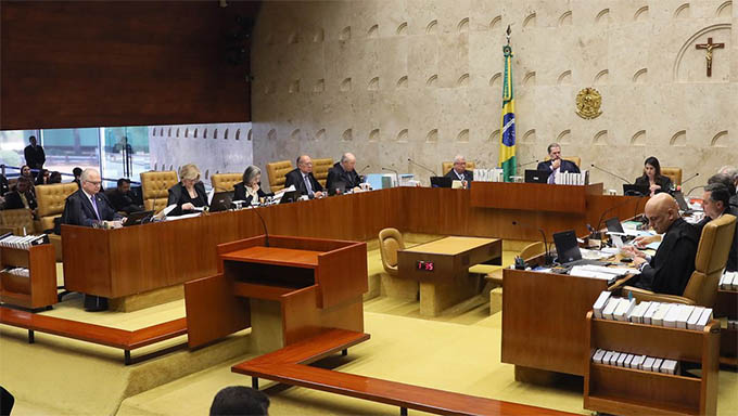   O colegiado entendeu que, em razão da pandemia da Covid-19, as provas do ano passado foram aplicadas em um contexto de anormalidade, com  recorde de abstenção: 51,5%, no primeiro dia e 55,3% no segundo, e a exigência de comprovação documental para os ausentes viola diversos preceitos fundamentais, entre eles o do acesso à educação e o de erradicação da pobreza.