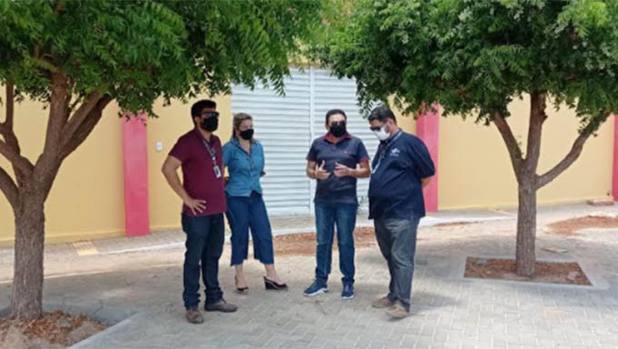   O prefeito esteve acompanhado de uma equipe técnica do Serviço Brasileiro de Apoio às Micro e Pequenas Empresas (SEBRAE) avaliando o local e conversando sobre a possibilidade de parcerias que possam gerar renda e benefícios para os feirantes e moradores do município.