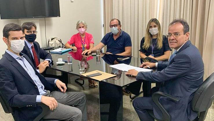   Banca realizadora do concurso da ALRN deve ser divulgada em até 60 dias. Nesta quarta-feira (13) a Comissão Especial dedicada à realização do certame entregou o termo de referência para contratação da empresa que realizará as provas. O concurso público da Assembleia Legislativa do Rio Grande do Norte terá 47 vagas para os cargos efetivos de Analista Legislativo – Nível Superior e Técnico Legislativo da Casa. A previsão é que o certame aconteça no primeiro semestre de 2022. 