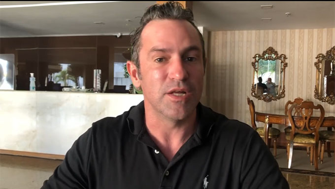   O pré-candidato a presidência da ordem no RN, ad vogado Fernando Pinto, reclama que o edital do pleito não permite que o advogado inadimplente vote, o que segundo ele, fere a Legislação Nacional. Ele acionou a Justiça Federal, comunicou o fato ao MPF e também fez a impugnação do fato junto a Comissão Organizadora do pleito ; Fernando Pinto está em Mossoró dialogando com os advogados da região