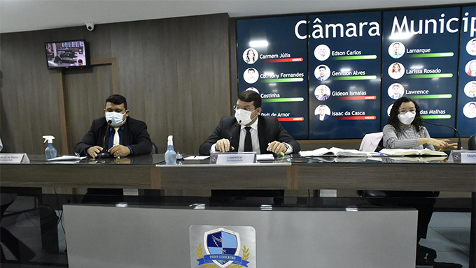   Audiência pública proposta pelo vereador Lawrence discutirá abastecimento de água em Mossoró. A audiência pública é uma proposta do vereador Lawrence Amorim (Solidariedade), e irá reunir parlamentares, diretores da Companhia de Águas e Esgotos do Rio Grande do Norte (Caern), especialistas, líderes comunitários, construtores e outros participantes para discutir o cenário hídrico da cidade e buscar melhorias para o fornecimento de água.