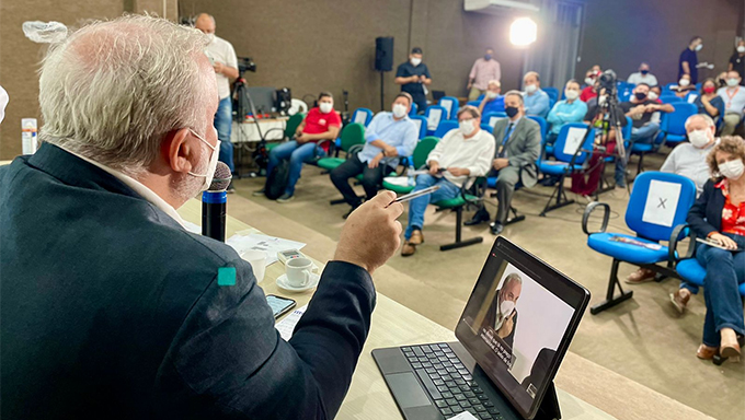   “Diálogos sobre Emprego e Renda”, Senador Jean ouve demandas do setor produtor em Mossoró. O evento ocorreu no campus do IFRN de Mossoró e teve participação do comércio, petróleo, bares, restaurantes, hotéis, indústria, fruticultura, lojistas e outros setores empresariais, além da Central Única dos Trabalhadores (CUT) e do Movimento dos Trabalhadores Rurais Sem Terra (MST). A partir desse primeiro encontro, o parlamentar buscará maneiras de atuar política, legislativa ou institucionalmente para atender às necessidades apresentadas.