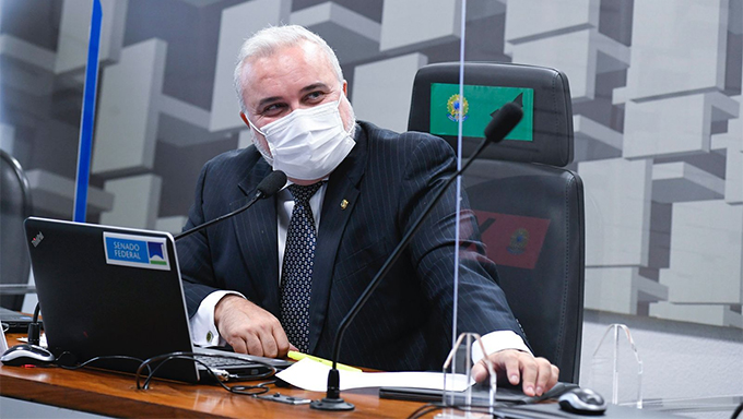   O parlamentar ficou entre os 12 melhores Senadores do país, ocupando a 11º colocação na votação popular, o único entre os parlamentares do Rio Grande do Norte no Senado. A bancada do PT no Senado ocupou seis, das 12 vagas de destaque. Jean também foi eleito pelo júri especializado como uns dos parlamentares que mais lutam em Defesa da Educação.