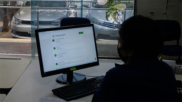   Painel de Emprego tem 100 vagas disponíveis em Mossoró nesta quinta, 4. As vagas são para trabalhadores que residem no município. As oportunidades são para diversos cargos para trabalhadores de níveis de formação fundamental, médio e superior que estejam cadastrados no Painel de Empregos da Secretaria Municipal de Desenvolvimento Econômico, Inovação e Turismo (SEDINT). A inscrição pode ser feita on-line, por meio do site da Prefeitura de Mossoró, ou presencialmente, na rua Rui Barbosa, Nº 282, Alto da Conceição, das 7h às 17h, de segunda a sexta-feira.