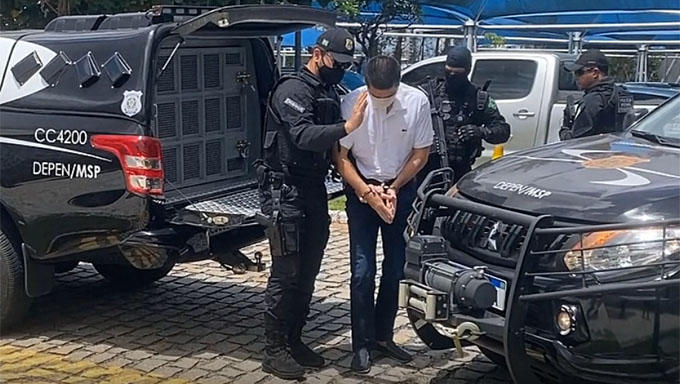   Extradição de José Gonzales Valência, de 46 anos começou com uma operação dos agentes penitenciários federais e Polícia Rodoviária Federal, com apoio da Divisão de Inteligência, do Presídio Federal de Mossoró a sede da Polícia Federal, em Natal, de onde foi conduzido e embarcado no jato do Departamento de Combate ao Narcotráfico Internacional dos EUA, no Aeroporto Internacional de São Gonçalo do Amarante.