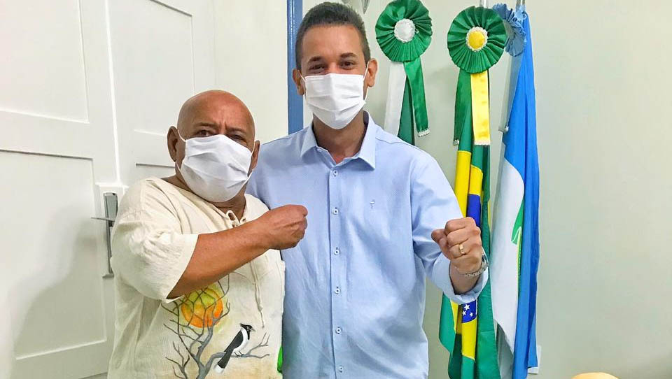   António Francisco será nomeado para cargo de assessor executivo na Secretaria de Cultura. A informação foi confirmada com exclusividade ao MOSSORÓ HOJE pelo prefeito Allyson Bezerra. A nomeação, segundo ele, será feita ainda nesta segunda-feira (22). O cordelista mossoroense deverá trabalhar com poesia nas escolas, na Biblioteca e no Parque Municipal de Mossoró.