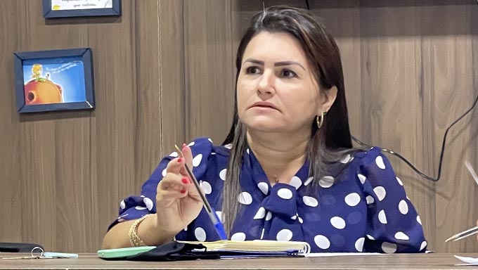   “Não podemos relaxar no controle, e entendo que a mobilização em torno do carnaval está preocupando todos os gestores porque é uma ocasião altamente propícia para o aumento de casos. Não devemos relaxar”, disse a prefeita Lidiane.
