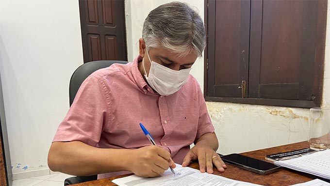   O prefeito  Dr. Artur Vale, de Governador Dix Sept Rosado, explicou que serão beneficiadas cerca de 20 ruas com o investimento, melhorando o trafego na cidade.  O trabalho terá início na próxima quinta-feira, dia 2, e a previsão de conclusão é 3 meses. Será executado pela Construtora CLC, que tem larga experiência com este tipo de serviço.