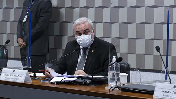   "É muito saudável que a sociedade esteja atenta a essa pauta. O tema da energia, porém, não pode constar apenas de uma agenda conjuntural. Determinante para nosso futuro, para o desenvolvimento e para o bem estar de todos nós, esse é um assunto que precisa estar permanentemente em discussão.  Por tudo isso, considero de extrema importância que o Congresso Nacional, acatando uma proposta de minha autoria, tenha criado a Frente Parlamentar de Recursos Naturais e Energia, em funcionamento desde o final de outubro", acrescentou o senador Jean Paul Prates