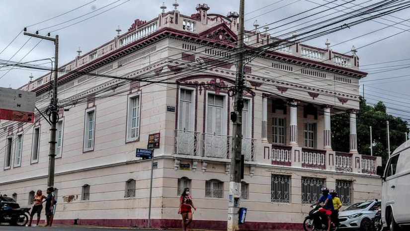 Imagem 1 - O desconto oferecido no município é um dos maiores da região Nordeste, ficando a frente cidades como Natal (16%), Campina Grande (15%), Recife (10%) e João Pessoa (5%). Além do desconto para pagamento em cota única, a Prefeitura de Mossoró disponibilizou desconto de 5% para o pagamento em até três parcelas mensais e 3% para o pagamento em quatro ou mais parcelas; confira o calendário do recolhimento do IPTU 2022 Imagem 1 - O desconto oferecido no município é um dos maiores da região Nordeste, ficando a frente cidades como Natal (16%), Campina Grande (15%), Recife (10%) e João Pessoa (5%). Além do desconto para pagamento em cota única, a Prefeitura de Mossoró disponibilizou desconto de 5% para o pagamento em até três parcelas mensais e 3% para o pagamento em quatro ou mais parcelas; confira o calendário do recolhimento do IPTU 2022