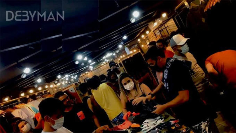 Imagem 1 - A loja Debyman nos dias 27 e 28 oferecerá roupas e acessórios masculinos a partir de “R$9,99”, podendo ser parceladas no cartão de crédito em até 3x sem juros. Cerca de 400 peças foram colocadas em oferta na promoção que se inicia amanhã e vai até o dia 28. Imagem 1 - A loja Debyman nos dias 27 e 28 oferecerá roupas e acessórios masculinos a partir de “R$9,99”, podendo ser parceladas no cartão de crédito em até 3x sem juros. Cerca de 400 peças foram colocadas em oferta na promoção que se inicia amanhã e vai até o dia 28.
