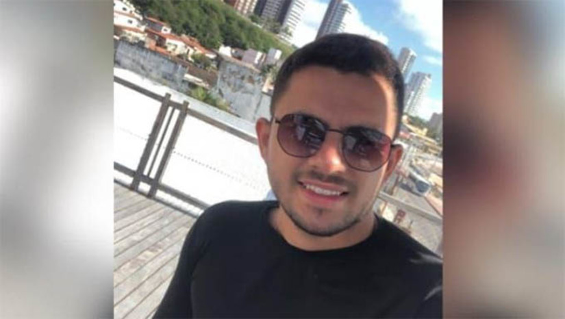 Imagem 1 - Além desta Conduta Violenta Letal e Intencional que teve como vítima o cidadão conhecido por Vaqueiro (foto), a Policia Militar registrou também neste sábado a morte de um suspeito de assalto na região do Grande Alto São Manoel. Os dois casos serão investigados em inquérito policial conduzido pela Divisão de Homicídios Imagem 1 - Além desta Conduta Violenta Letal e Intencional que teve como vítima o cidadão conhecido por Vaqueiro (foto), a Policia Militar registrou também neste sábado a morte de um suspeito de assalto na região do Grande Alto São Manoel. Os dois casos serão investigados em inquérito policial conduzido pela Divisão de Homicídios