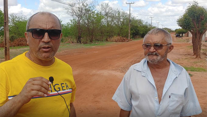 Imagem 1 - O líder comunitário da Maísa, Marckruty, se tornou vereador. O problema da água foi resolvido. É o que garante Francisco Paulino (foto). Foi reformado o posto de saúde, inaugurado uma quadra de esportes, recuperado o campo, reforçado a segurança, melhorado as estradas, apoio ao produtor rural, inaugurado a reforma e ampliação da Escola Estadual Gilberto Rola, instalado antena de telefonia celular, estando faltando das cobranças de 2020 o calçamento das ruas da Vila Maísa. O prefeito Allyson Bezerra e o vereador Marckruty explica que projetos estão sendo feitos (VÍDEOS) Imagem 1 - O líder comunitário da Maísa, Marckruty, se tornou vereador. O problema da água foi resolvido. É o que garante Francisco Paulino (foto). Foi reformado o posto de saúde, inaugurado uma quadra de esportes, recuperado o campo, reforçado a segurança, melhorado as estradas, apoio ao produtor rural, inaugurado a reforma e ampliação da Escola Estadual Gilberto Rola, instalado antena de telefonia celular, estando faltando das cobranças de 2020 o calçamento das ruas da Vila Maísa. O prefeito Allyson Bezerra e o vereador Marckruty explica que projetos estão sendo feitos (VÍDEOS)