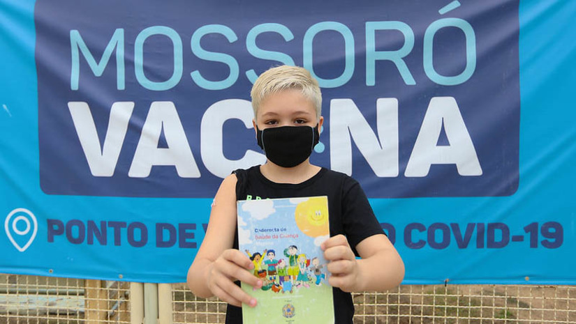 Imagem 1 - Saúde de Mossoró inicia vacinação contra a covid-19 em crianças de 6 e 7 anos. O anúncio foi feito na manhã desta quinta-feira (20) pelo prefeito Allyson Bezerra, por meio de suas redes sociais. Podem comparecer para receber a imunização contra a doença todas as crianças nessa faixa etária, com ou sem comorbidades. Ao todo, estão sendo disponibilizados 12 pontos de vacinação espalhados pela cidade; confira Imagem 1 - Saúde de Mossoró inicia vacinação contra a covid-19 em crianças de 6 e 7 anos. O anúncio foi feito na manhã desta quinta-feira (20) pelo prefeito Allyson Bezerra, por meio de suas redes sociais. Podem comparecer para receber a imunização contra a doença todas as crianças nessa faixa etária, com ou sem comorbidades. Ao todo, estão sendo disponibilizados 12 pontos de vacinação espalhados pela cidade; confira