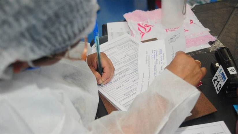 Imagem 1 - Os dados foram confirmados nesta segunda-feira (24), pela Vigilância Sanitária, órgão ligado à SMS de Mossoró. O número pode ser ainda maior, pois ainda há dados a serem contabilizados. O afastamento desses servidores tem prejudicado os serviços de saúde ofertados pelo município à população, em especial, os atendimentos relacionados à Covid-19 feitos nas UPASs e Centro de Testagem, reaberto hoje. Imagem 1 - Os dados foram confirmados nesta segunda-feira (24), pela Vigilância Sanitária, órgão ligado à SMS de Mossoró. O número pode ser ainda maior, pois ainda há dados a serem contabilizados. O afastamento desses servidores tem prejudicado os serviços de saúde ofertados pelo município à população, em especial, os atendimentos relacionados à Covid-19 feitos nas UPASs e Centro de Testagem, reaberto hoje.