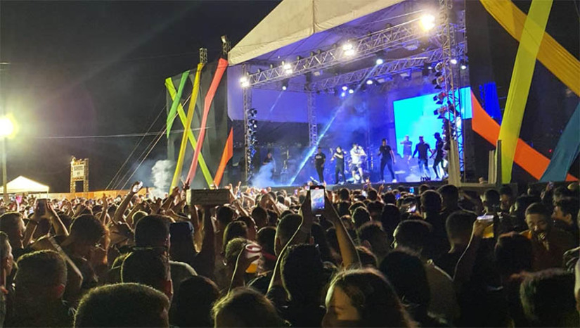 Imagem 1 -  MPRN e DPE pedem que a justiça obrigue o governo do RN a proibir grande eventos no estado. A ação civil pública (ACP) requer que o Estado cancele todas as autorizações para a realização de shows com grande público, sejam em locais abertos ou fechados. Pede, ainda, que o Judiciário obrigue o Estado a se abster de conceder novas autorizações para shows de massa e congêneres em todo o território potiguar até que ocorra novo controle da transmissibilidade do coronavírus no RN. 