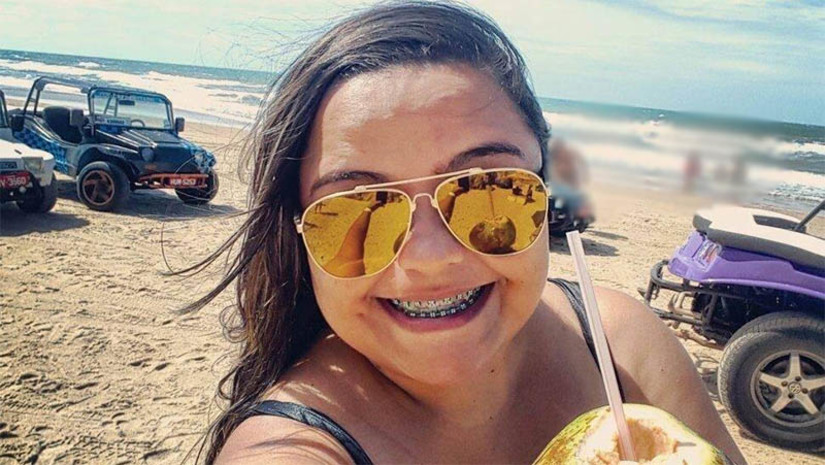Imagem 1 -  “Temos 32 inquéritos concluídos e remetidos à justiça por esse crime”, diz delegado sobre Jade. O titular da Delegacia de Defraudações, Delegado Denis Carvalho, falou nesta quinta-feira (3) sobre a prisão de Jade Gardênia de Almeida, de 31 anos, ocorrida na tarde desta quarta (2), em Mossoró. A mulher foi presa preventivamente sob acusação de ter praticado golpes em dezenas. De acordo com a denúncia, ela vendia Iphones em uma loja virtual, solicitava 50% do valor e não entregava o produto. De acordo com o delegado, os crimes são registrados desde 2017.