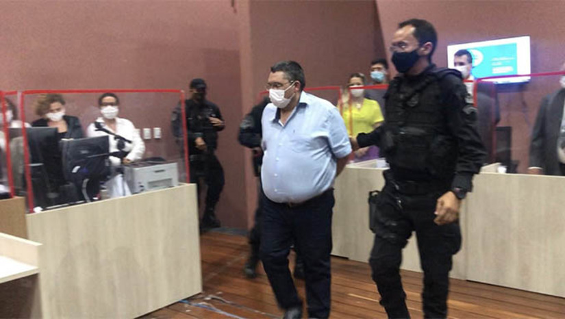 Imagem 1 - Médico ortopedista Wilson Edino de Freitas Jales, de 48 anos, negou o crime, tendo acusado os comparsas, que por sua vez o acusaram. O crime chocou a região Oeste do Rio Grande do Norte pela perversidade dos criminosos. O principal acusado aguardou julgamento preso e volta para o mesmo lugar, para cumprir a sentença dada pela sociedade mossoroense. O outro acusado do caso, Leonardo Rodrigues, será julgado no próximo dia 28, também em Mossoró Imagem 1 - Médico ortopedista Wilson Edino de Freitas Jales, de 48 anos, negou o crime, tendo acusado os comparsas, que por sua vez o acusaram. O crime chocou a região Oeste do Rio Grande do Norte pela perversidade dos criminosos. O principal acusado aguardou julgamento preso e volta para o mesmo lugar, para cumprir a sentença dada pela sociedade mossoroense. O outro acusado do caso, Leonardo Rodrigues, será julgado no próximo dia 28, também em Mossoró