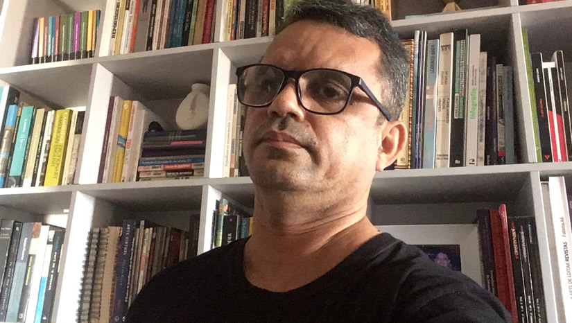 Imagem 1 - O jornalista e professor William Robson vai estrear projeto de curadoria jornalística, em forma de coluna, nesta segunda-feira (21), em seu blog williamrobson.com.br. A coluna "Contracapa" destacará notas curtas, informações dinâmicas, que serão atualizadas durante o dia inteiro Imagem 1 - O jornalista e professor William Robson vai estrear projeto de curadoria jornalística, em forma de coluna, nesta segunda-feira (21), em seu blog williamrobson.com.br. A coluna "Contracapa" destacará notas curtas, informações dinâmicas, que serão atualizadas durante o dia inteiro