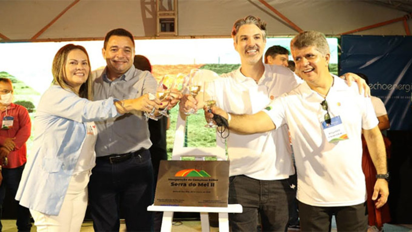 Imagem 1 -  Município foi fundado na década de oitenta para desenvolver a região através da produção de castanha e caju, mas nos últimos 20 anos se descobriu o enorme potencial para produzir energia limpa e atualmente lidera a produção de energia aproveitando a força dos ventos no Rio Grande do Norte, assegurando empregos, renda e investimentos no social e também cultural do município