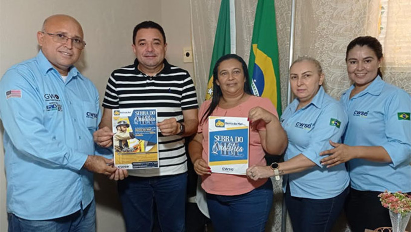 Imagem 1 - Segundo o prefeito, está sendo ofertado mais de 300 vagas de cursos, porém são limitadas e os interessados devem comparecer ao CRAS, a partir de segunda-feira, dia 4 de abril até o dia 8, para fazer a inscrição, portando os documentos de RG, CPF, comprovante de residência e o número do NIS. Imagem 1 - Segundo o prefeito, está sendo ofertado mais de 300 vagas de cursos, porém são limitadas e os interessados devem comparecer ao CRAS, a partir de segunda-feira, dia 4 de abril até o dia 8, para fazer a inscrição, portando os documentos de RG, CPF, comprovante de residência e o número do NIS.