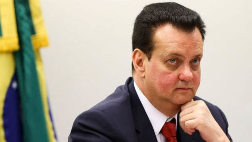Imagem 1 -  [COLUNA ESPLANADA] Presidente nacional do PSD, o ex-prefeito Gilberto Kassab amarga revezes para lançar candidato à Presidência da República, mas não se pode negar que sua articulação tem fortalecido o PSD nos Estados. O mais ‘mineiro’ dos paulistanos trabalha chapas nos maiores colégios eleitorais, como São Paulo, Minas Gerais e Bahia. O PSD pode eleger bancadas fortes por onde passam canetas de governadores e presidente. Até agora, Kassab recebeu três negativas - de Rodrigo Pacheco (PSD-MG), Eduardo Leite (PSDB-RS) e Paulo Hartung (Sem partido).