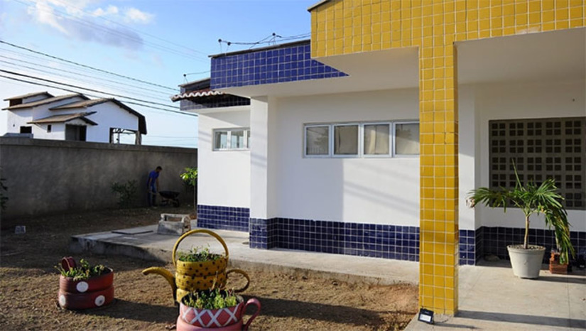 Imagem 1 - Além desta unidade, o prefeito Allyson Bezerra já entregou totalmente restaurada a UEI da Estrada da Raiz, a Escola da localidade do Jucuri, a Escola do Mulugunzinho e trocou o prédio que funcionava a Escola Evangélica para um prédio melhor e maior. O trabalho de restauração continua em outras escolas do município, deixadas aos pedações pela gestão passada Imagem 1 - Além desta unidade, o prefeito Allyson Bezerra já entregou totalmente restaurada a UEI da Estrada da Raiz, a Escola da localidade do Jucuri, a Escola do Mulugunzinho e trocou o prédio que funcionava a Escola Evangélica para um prédio melhor e maior. O trabalho de restauração continua em outras escolas do município, deixadas aos pedações pela gestão passada