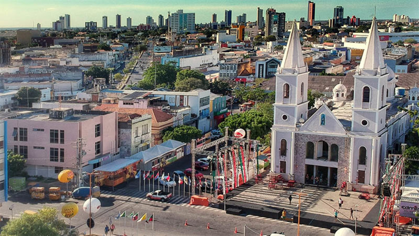Imagem 1 -  Catedral de Santa Luzia passará por revitalização; trabalhos começam na segunda-feira, 30. Para realização da reforma, a Catedral fecha suas portas neste domingo (29), após a missa das 19h. Nesta primeira etapa, a igreja ganhará energia solar, climatização, reorganização de toda a estrutura elétrica, grande tratamento acústico, revitalização do piso, pintura e outras melhorias. Também na segunda, o Padre Flávio Augusto irá receber a imprensa para apresentar todos os detalhes da obra, tais como orçamento e prazo de entrega; veja para onde serão transferidas as celebrações da Catedral.