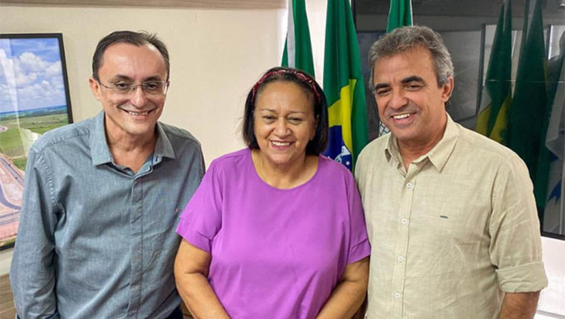 Imagem 1 - Ao lado do deputado estadual Sousa, o pré-candidato a deputado estadual Jorge do Rosário dialogou nesta sexta-feira, dia 27, com a governadora Fátima Bezerra sobre a interiorização do desenvolvimento e sobre equilíbrio fiscal, buscando pavimentar caminhos para realizar investimentos públicos e atrair investimentos privados para gerar empregos e renda para o RN Imagem 1 - Ao lado do deputado estadual Sousa, o pré-candidato a deputado estadual Jorge do Rosário dialogou nesta sexta-feira, dia 27, com a governadora Fátima Bezerra sobre a interiorização do desenvolvimento e sobre equilíbrio fiscal, buscando pavimentar caminhos para realizar investimentos públicos e atrair investimentos privados para gerar empregos e renda para o RN