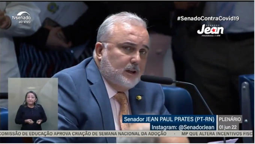 Imagem 1 - O senador Jean Paul Prates afirmou no Senado Federal que o Brasil está prestes a “cometer um erro terrível com a privatização da Petrobras”, o que segundo ele vai fazer a conta de energia ficar mais cara e o Brasil vai perder o planejamento e adoção de medidas de segurança do sistema elétrico brasileiro, tudo isto em benefício do lucro do setor privado. Imagem 1 - O senador Jean Paul Prates afirmou no Senado Federal que o Brasil está prestes a “cometer um erro terrível com a privatização da Petrobras”, o que segundo ele vai fazer a conta de energia ficar mais cara e o Brasil vai perder o planejamento e adoção de medidas de segurança do sistema elétrico brasileiro, tudo isto em benefício do lucro do setor privado.