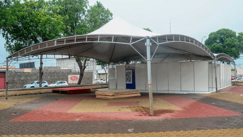 Imagem 1 - O local está sendo instalado na Praça de Eventos para atendera pequenas ocorrências com o público durante o evento de abertura do São João de Mossoró. Imagem 1 - O local está sendo instalado na Praça de Eventos para atendera pequenas ocorrências com o público durante o evento de abertura do São João de Mossoró.
