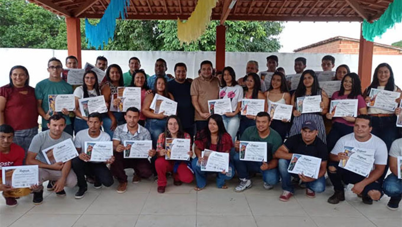 Imagem 1 -  Dentre os cursos, estão os de NR 33 e NR 35, que agregam de forma positiva aos currículos dos jovens do município de Serra do Mel.  “Esses cursos profissionalizantes estão capacitando os jovens no mercado de trabalho, principalmente na área éolica e solar que vem crescendo bastante em nosso município e nós somos temos a agradecer essa parceria”, disse o prefeito Bibiano.