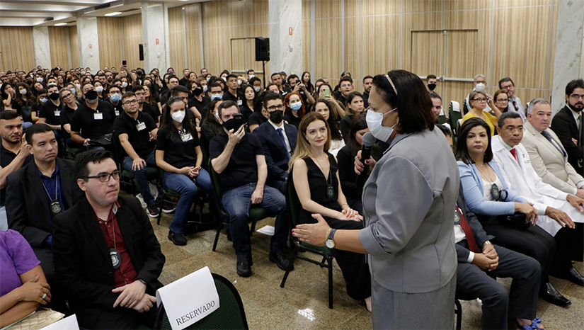 Imagem 1 -  Governo do RN inicia formação para 277 novos servidores do ITEP aprovados em 2021. O curso de formação se dará em duas etapas. A primeira no período de 13 de junho a 20 de julho para os cargos de agente técnico forense e agente de necropsia. A segunda, no período de 25 de julho a 31 de agosto para peritos criminal, médico legista e odontolegista. Foram convocados 532 aprovados para realizar o curso e preencher 277 vagas, sendo 200 para agentes técnico forense e 77 para agentes de necropsia.
