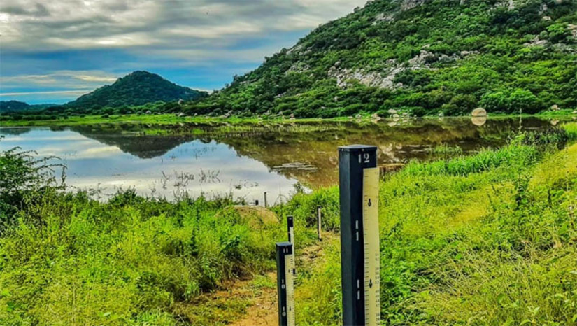 Imagem 1 - Chuvas continuam levando recarga aos reservatórios do RN; volume total já ultrapassa os 54%. O Relatório do Volume dos Principais Reservatórios Estaduais, divulgado nesta segunda-feira (13), pelo Igarn, indica que as reservas hídricas superficiais totais do RN somam 2.371.500.850 m³, correspondentes a 54,18% da sua capacidade total, que é de 4.376.444.842 m³. No mesmo período do ano passado as reservas hídricas do RN eram de 2.202.971.185 m³, equivalentes a 50,33% da sua capacidade total. Imagem 1 - Chuvas continuam levando recarga aos reservatórios do RN; volume total já ultrapassa os 54%. O Relatório do Volume dos Principais Reservatórios Estaduais, divulgado nesta segunda-feira (13), pelo Igarn, indica que as reservas hídricas superficiais totais do RN somam 2.371.500.850 m³, correspondentes a 54,18% da sua capacidade total, que é de 4.376.444.842 m³. No mesmo período do ano passado as reservas hídricas do RN eram de 2.202.971.185 m³, equivalentes a 50,33% da sua capacidade total.