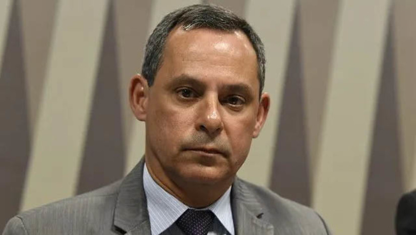 Imagem 1 - Renúncia: José Mauro Coelho deixa a presidência da Petrobras. O anúncio foi feito pela Petrobras, na manhã desta segunda-feira (20). Além de pedir demissão da presidência, Coelho também renunciou ao cargo de membro do Conselho, conforme. Terceiro executivo a comandar a estatal no governo Jair Bolsonaro, José Mauro Coelho ficou no cargo pouco mais de dois meses - foi o segundo menor período de gestão da empresa desde o fim da ditadura militar. Imagem 1 - Renúncia: José Mauro Coelho deixa a presidência da Petrobras. O anúncio foi feito pela Petrobras, na manhã desta segunda-feira (20). Além de pedir demissão da presidência, Coelho também renunciou ao cargo de membro do Conselho, conforme. Terceiro executivo a comandar a estatal no governo Jair Bolsonaro, José Mauro Coelho ficou no cargo pouco mais de dois meses - foi o segundo menor período de gestão da empresa desde o fim da ditadura militar.