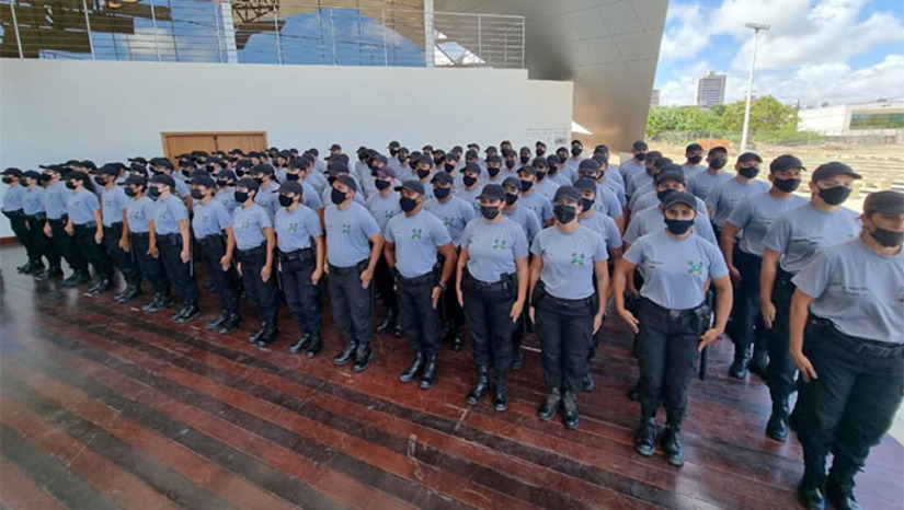 Imagem 1 - Em mais uma ação de reconhecimento e valorização da Segurança Pública do Estado, a governadora Fátima Bezerra convoca e nomeia 72 policiais penais aprovados em concurso público. A publicação será feita em Diário Oficial nesta quarta-feira (22). São 63 homens e 9 mulheres. Desde o início da atual gestão já foram realizadas 219 convocações de policiais penais. Imagem 1 - Em mais uma ação de reconhecimento e valorização da Segurança Pública do Estado, a governadora Fátima Bezerra convoca e nomeia 72 policiais penais aprovados em concurso público. A publicação será feita em Diário Oficial nesta quarta-feira (22). São 63 homens e 9 mulheres. Desde o início da atual gestão já foram realizadas 219 convocações de policiais penais.