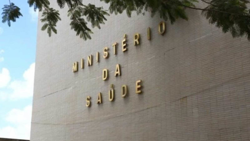   [COLUNA ESPLANADA] Não bastassem todas as polêmicas sobre as chamadas verbas secretas de emendas parlamentares para destinos diversos, mais uma apareceu. A Portaria 1.452 do Ministério da Saúde autorizou o envio de R$ 196 milhões para diferentes municípios Brasil adentro. Destes, R$ 40 milhões aparecem destinados para a capital Teresina, para seu sistema de saúde pública. Mas o processo nº 36000464060202200 não identifica de quem se trata a verba. Teresina é reduto do chefe da Casa Civil do Palácio, senador Ciro Nogueira, presidente do Progressistas.