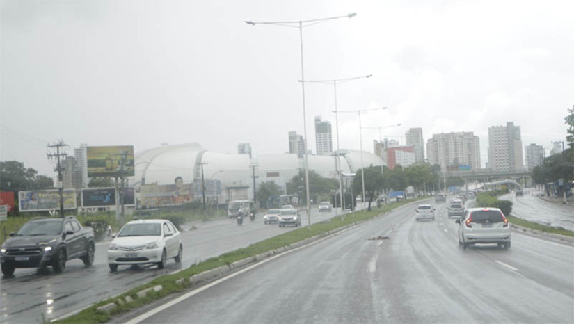 Imagem 1 -  Emparn registra mais de 200 mm de chuva na região leste do RN nos primeiros 4 dias de julho. Esses valores superam a média esperada para o mês inteiro nesta região, que era de 176,8mm. Só na capital potiguar, choveu 235 mm, enquanto a média do mês neste município é de 245 mm. “Outra chuva como essa em Natal, ocorreu 30 de julho de 1998 quando em um só dia choveu 253,2mm", comentou Gilmar Bristot, chefe da unidade Instrumental de Meteorologia da Emparn.