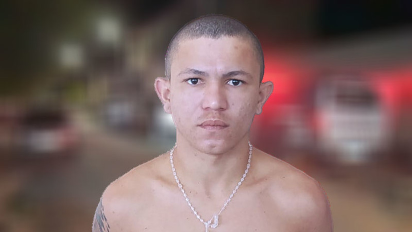 Imagem 1 - A prisão aconteceu nesta quarta-feira (13), no bairro Alto do São Geraldo. O crime aconteceu no dia 04 de novembro de 2018, no bairro Malvinas, no município de Mossoró. Segundo as investigações, Thailson Vinicius da Silva teria fugido de Mossoró após o homicídio da adolescente, praticado em retaliação ao crime que vitimou o bebê Anthony Caleb, de 1 ano e 6 meses, na mesma noite. Após a prisão, o suspeito foi conduzido até a delegacia e encaminhado ao sistema prisional, onde permanecerá à disposição da Justiça. Imagem 1 - A prisão aconteceu nesta quarta-feira (13), no bairro Alto do São Geraldo. O crime aconteceu no dia 04 de novembro de 2018, no bairro Malvinas, no município de Mossoró. Segundo as investigações, Thailson Vinicius da Silva teria fugido de Mossoró após o homicídio da adolescente, praticado em retaliação ao crime que vitimou o bebê Anthony Caleb, de 1 ano e 6 meses, na mesma noite. Após a prisão, o suspeito foi conduzido até a delegacia e encaminhado ao sistema prisional, onde permanecerá à disposição da Justiça.