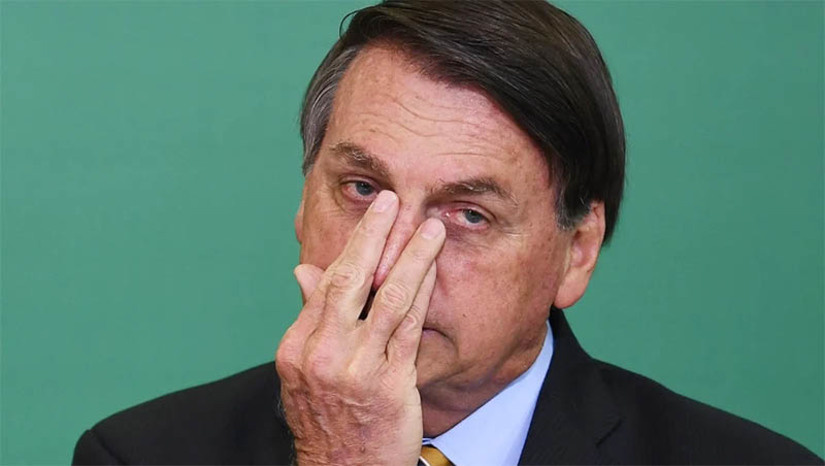   [COLUNA ESPLANADA] Uma amostra de que o presidente Bolsonaro perdeu mesmo o apoio de boa parte da PF. Eis a nota da Federação Nacional dos Delegados de Polícia Federal, comandada pela delegada Tânia Prado: “Vivemos numa democracia e respeitamos a Constituição. Qualquer ato presidencial ou de qualquer outra autoridade ou agente político que ofenda os princípios e regras democráticos merece firme atuação das instituições de Estado. Inadmissível a normalização de ofensas ao sistema eleitoral, sob pena de destruição da democracia”.