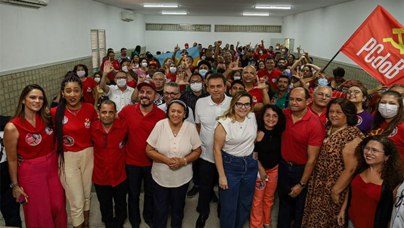 Imagem 1 - A declaração da governadora Fátima Bezerra, pré-candidata a reeleição, foi durante a convenção do PD do B na manhã deste sábado, 23, em Natal. Ainda neste sábado, vai acontecer a convenção do PT. O tom será o mesmo. É que a federação entre PT, PCdoB e Partido Verde foi aprovada à unanimidade. Em sua mensagem, a governadora Fátima Bezerra falou em levar esperança ao povo. Imagem 1 - A declaração da governadora Fátima Bezerra, pré-candidata a reeleição, foi durante a convenção do PD do B na manhã deste sábado, 23, em Natal. Ainda neste sábado, vai acontecer a convenção do PT. O tom será o mesmo. É que a federação entre PT, PCdoB e Partido Verde foi aprovada à unanimidade. Em sua mensagem, a governadora Fátima Bezerra falou em levar esperança ao povo.